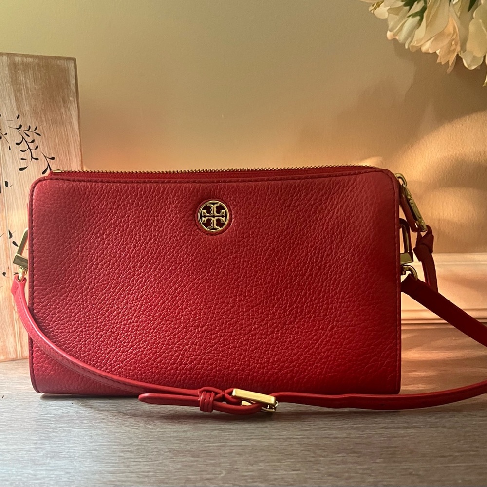 Tory Burch Brody pebbled Wallet Crossbody